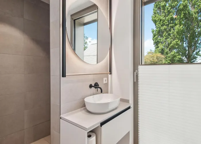 5 Bedroom Stunning In Tossens Apartman Stick