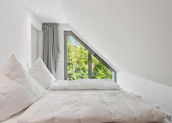 5 Bedroom Stunning In Tossens Apartman *